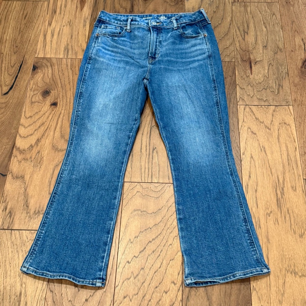 Old Navy Womens High Rise Vintage Cropped Flare Jeans Blue Denim Size 8